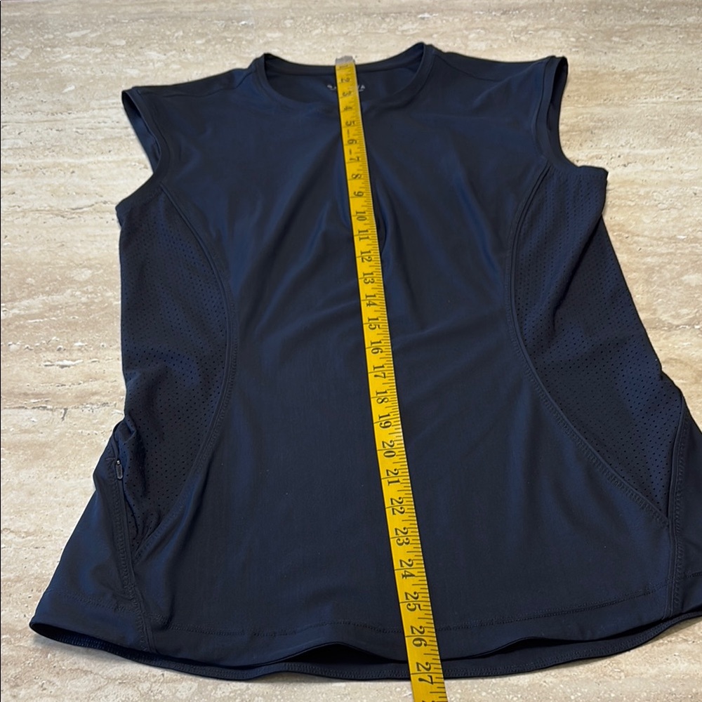 NWOT Athleta Black Fitted Sleeveless athletic top. Measurements and photos. - Picture 6 of 13